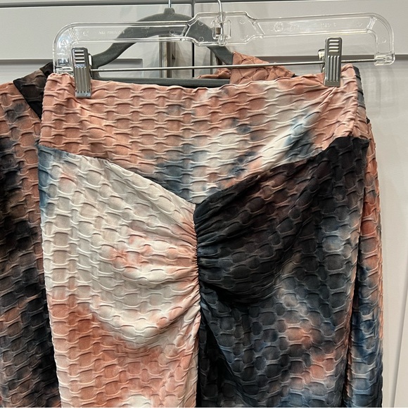 Scrunch Butt Shaping/Lifting Tie Dye 3PC Set With Hooded Jacket - Picture 12 of 13